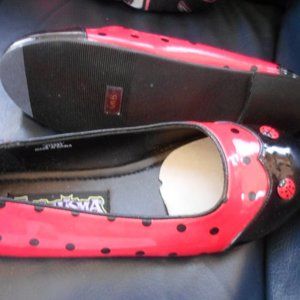 girls flats by Funtaisma.NEW sz6 ladybug red black